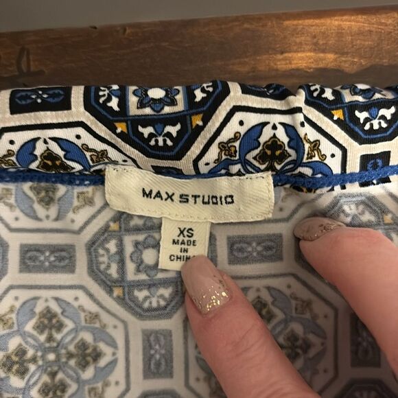 Max Studio Empire Dress V Neck Medallion  Size XS - Picture 11 of 13